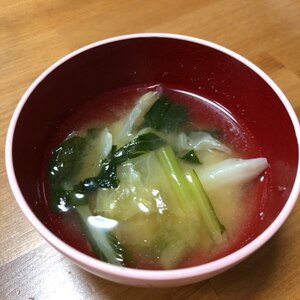キャベツと小松菜の味噌汁